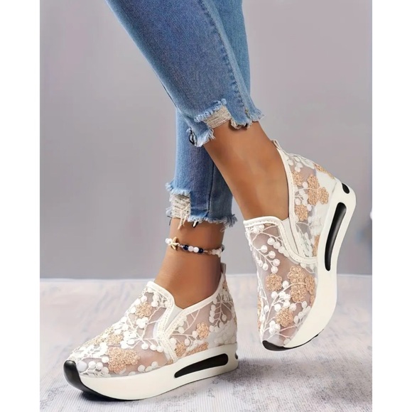 NEW! Mid Rise Transparent Blush Lace Floral Slip in Sneakers w/Foam Cushion! - Picture 1 of 16
